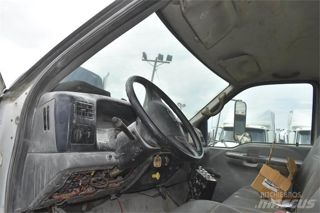 Ford F750 油罐车