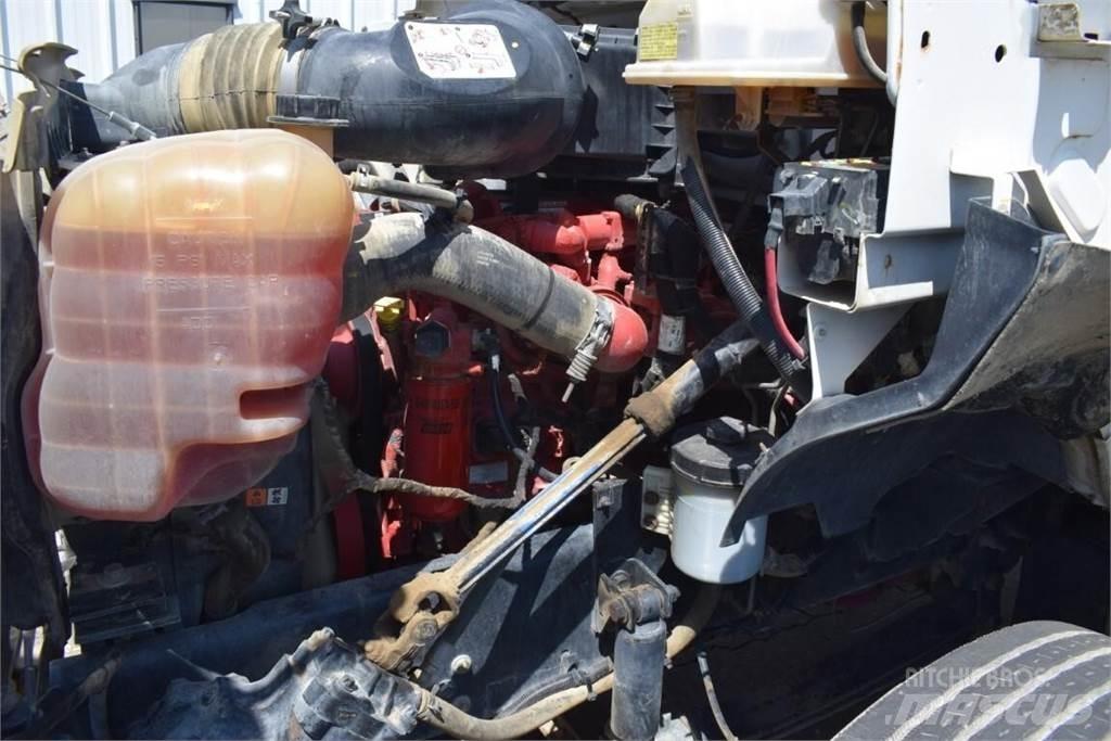Ford F750 油罐车
