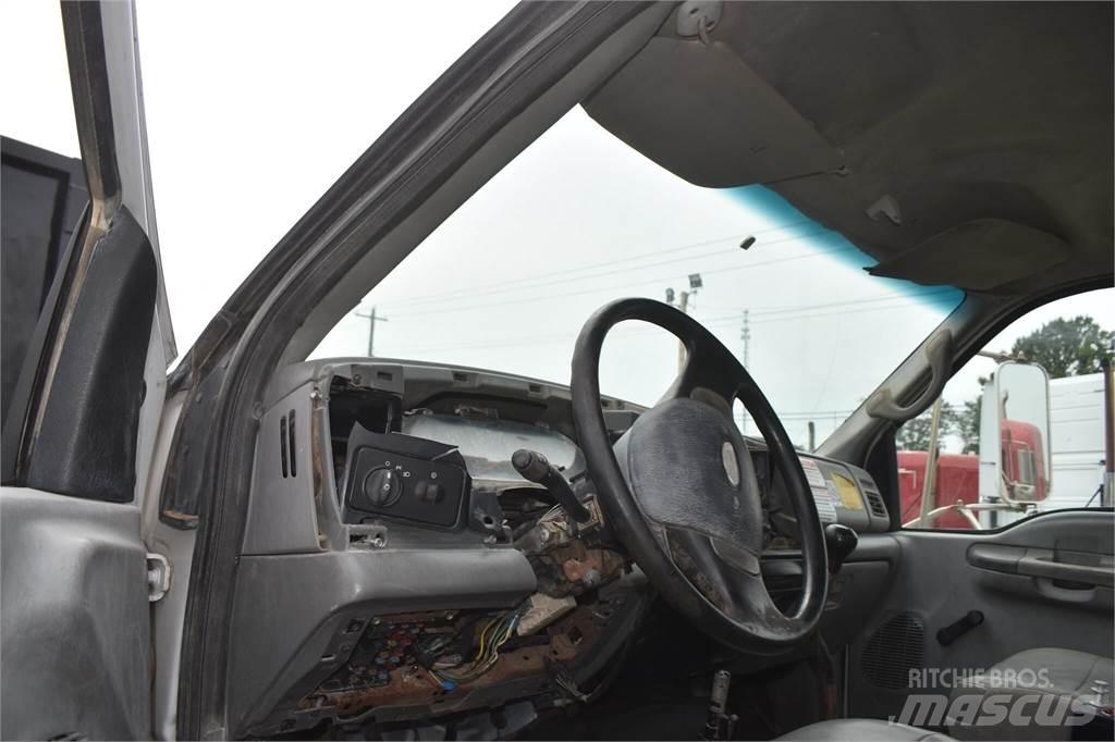 Ford F750 油罐车