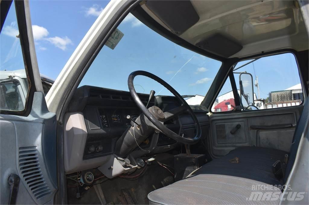 Ford F800 自卸式货车