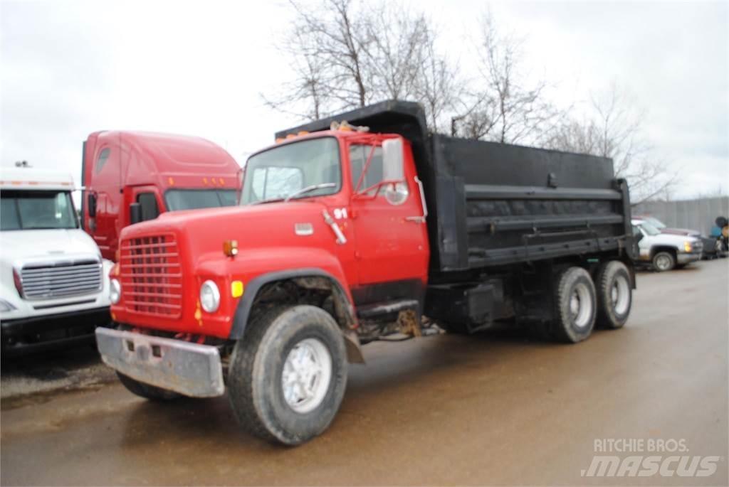 Ford L8000 自卸式货车