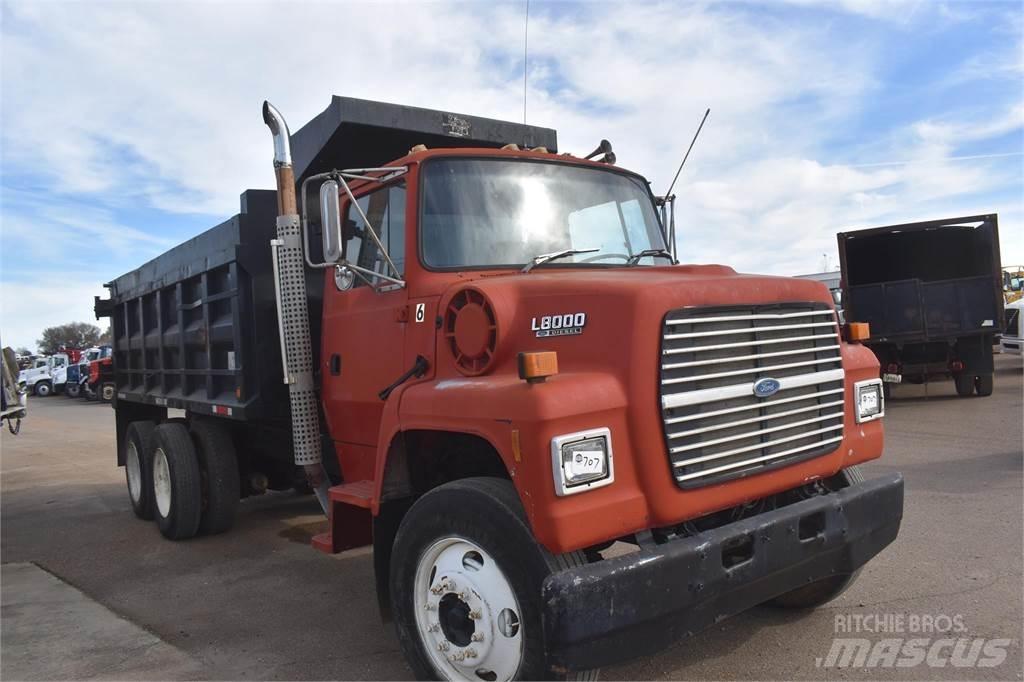 Ford L8000 自卸式货车