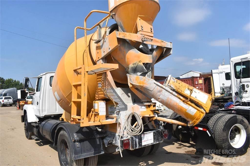 Ford LN7000 混凝土搅拌车