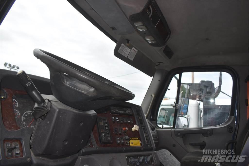 Freightliner 114SD 自卸式货车