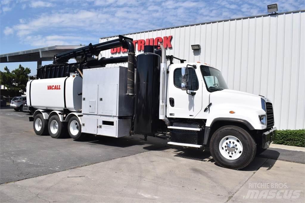 Freightliner 114SD 油罐车