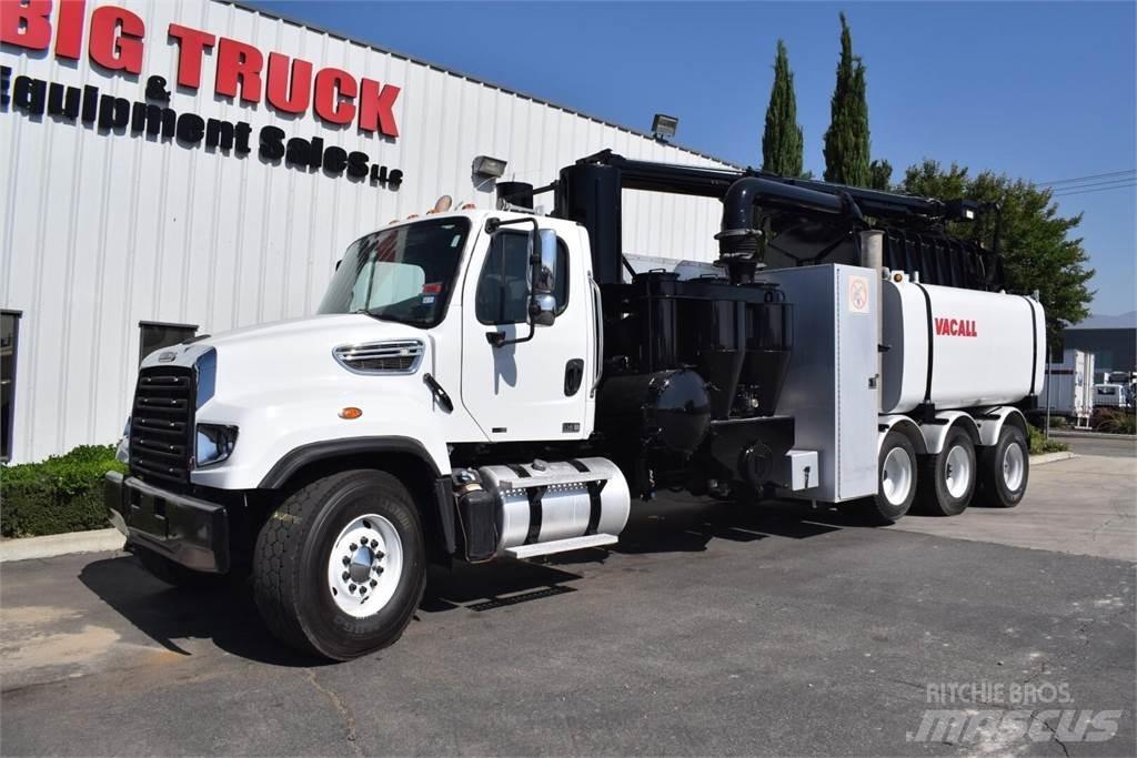 Freightliner 114SD 油罐车