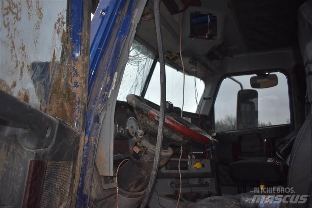 Freightliner 122SD 自卸式货车