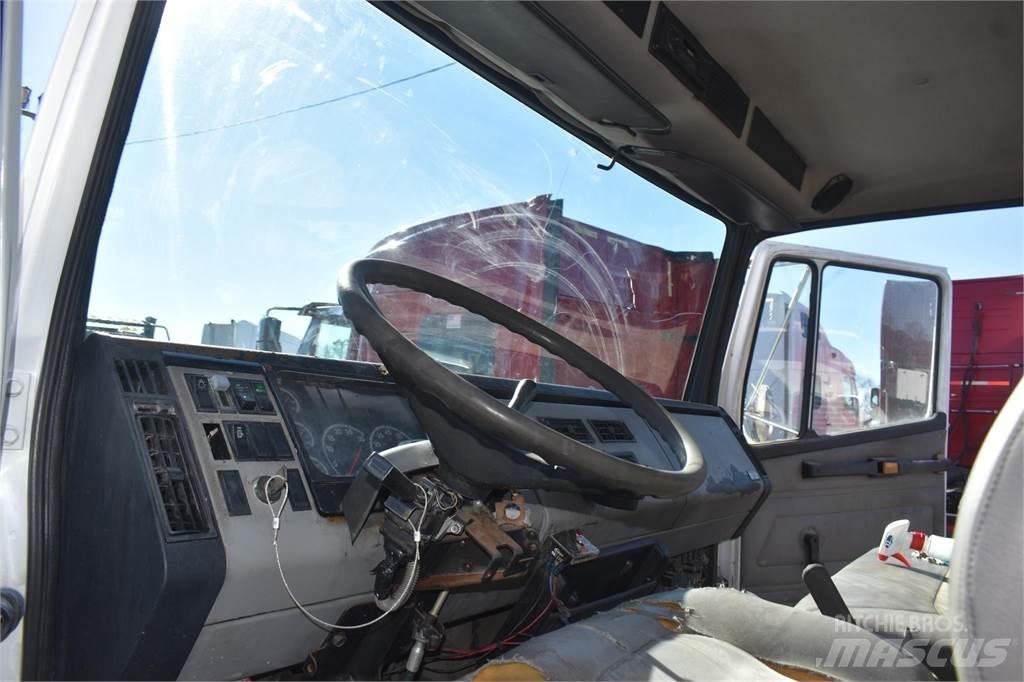 Freightliner FL60 自卸式货车