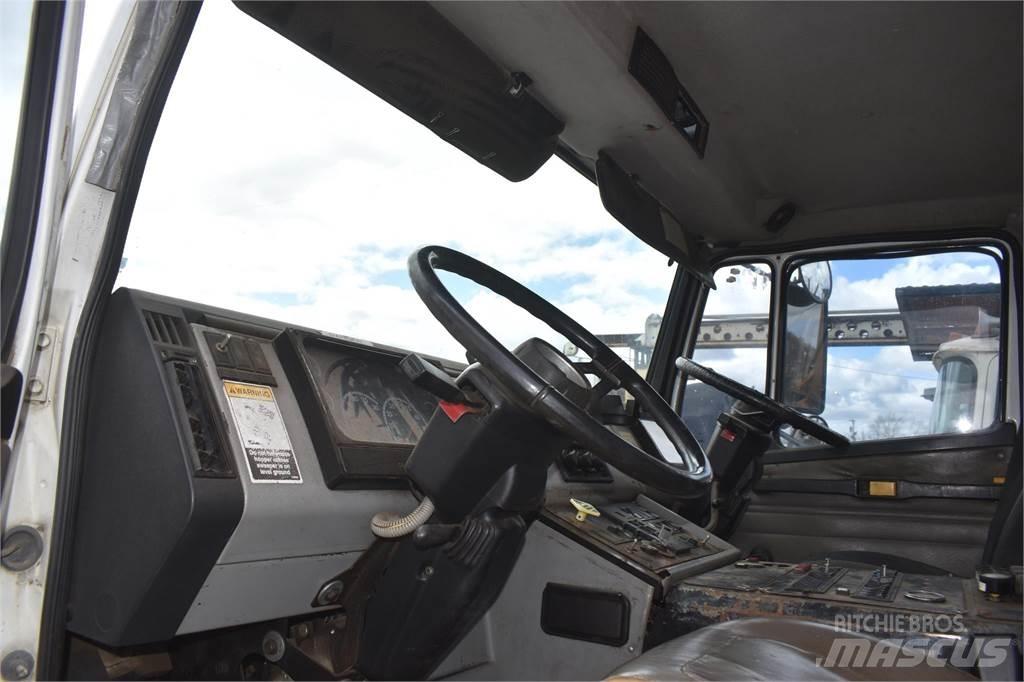 Freightliner FL70 道路清扫车