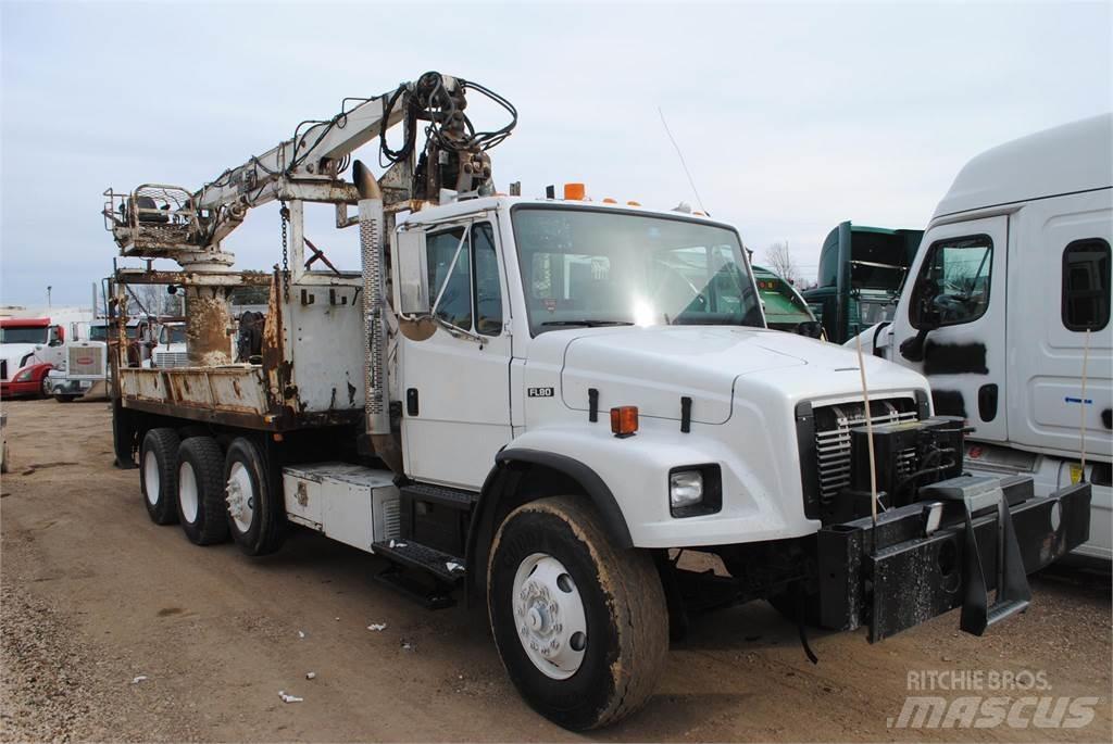 Freightliner FL80 起重车