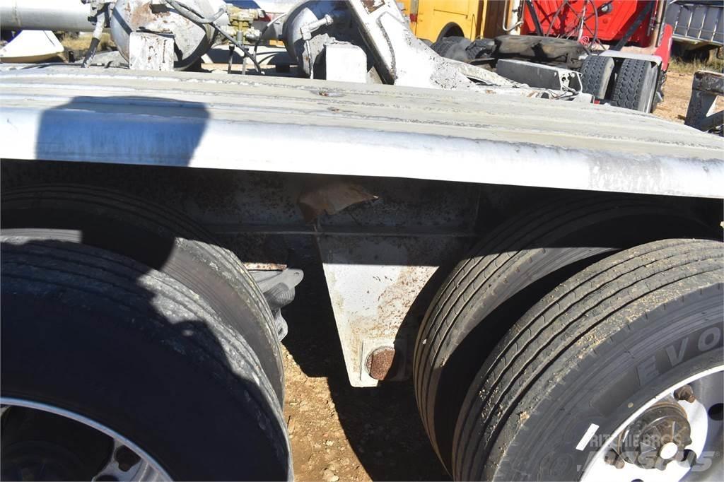 Fruehauf  罐式拖车