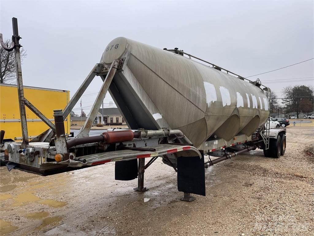 Fruehauf  罐式拖车
