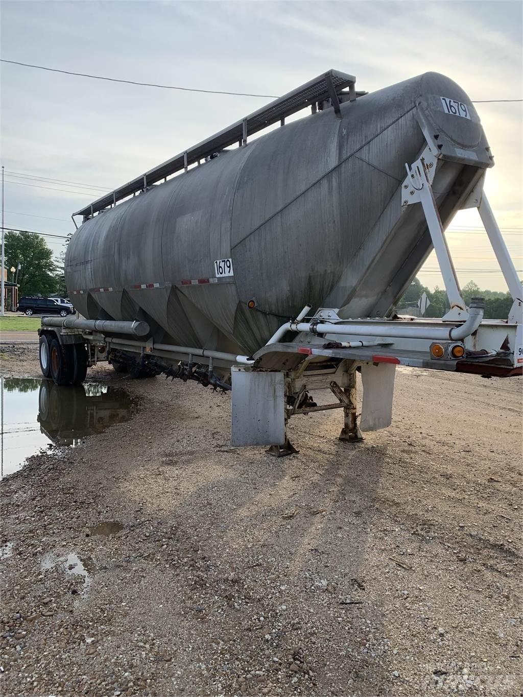 Fruehauf  罐式拖车