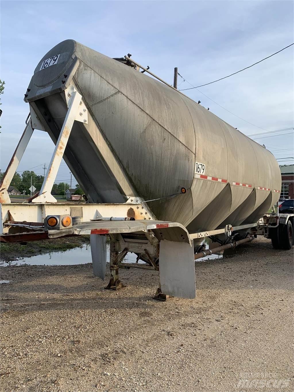 Fruehauf  罐式拖车