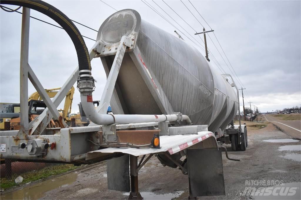 Fruehauf  罐式拖车