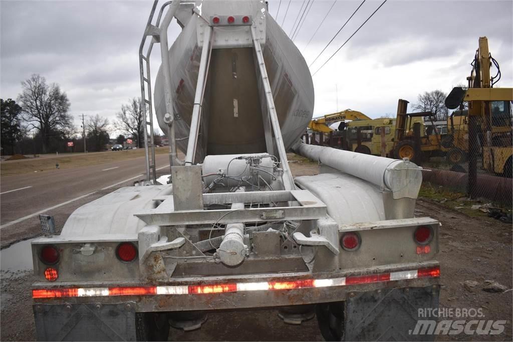 Fruehauf  罐式拖车
