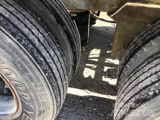 Fruehauf  罐式拖车