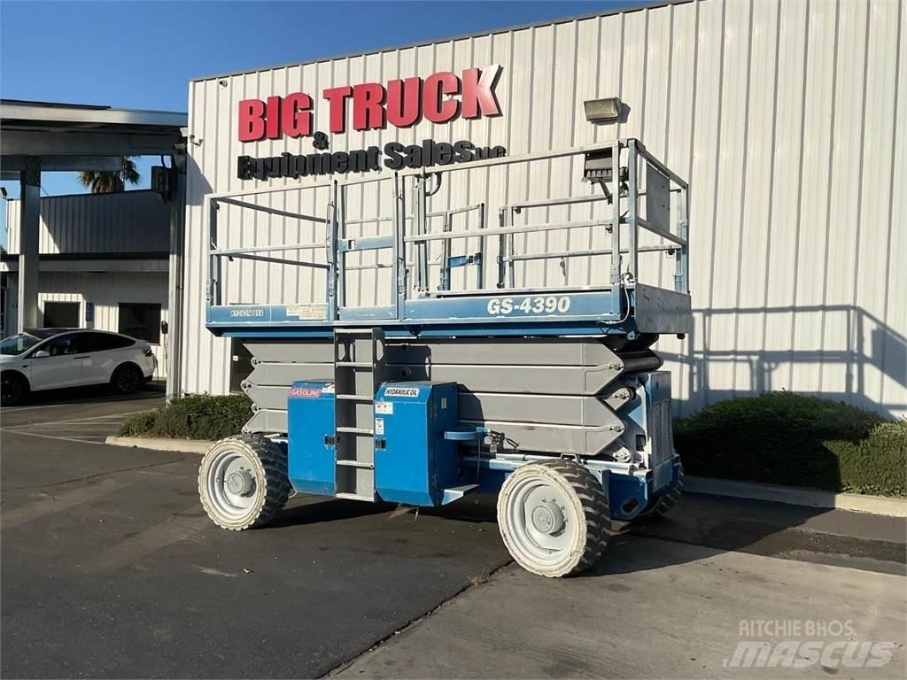Genie GS4390RT 剪叉式升降机