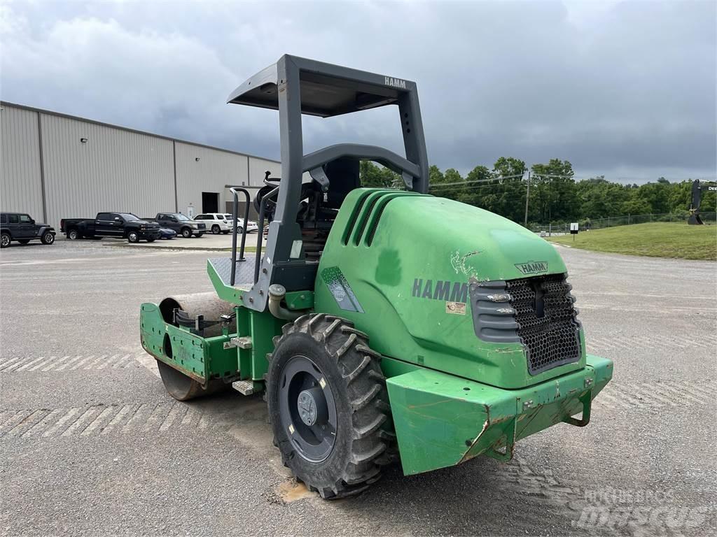 Hamm 3205 双轮压路机