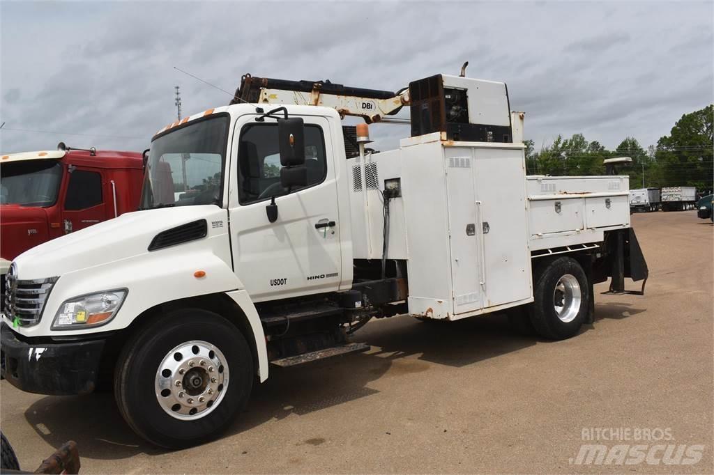 Hino 338 市政车