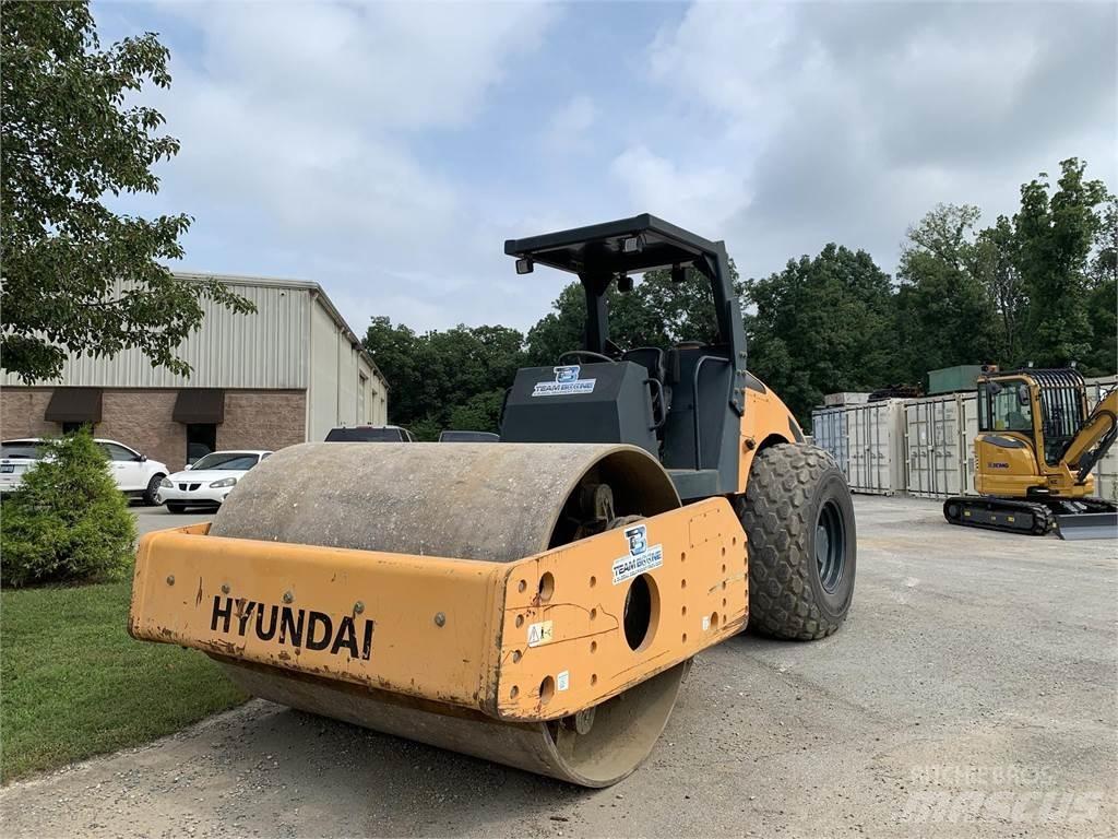 Hyundai HR120C-9 双轮压路机