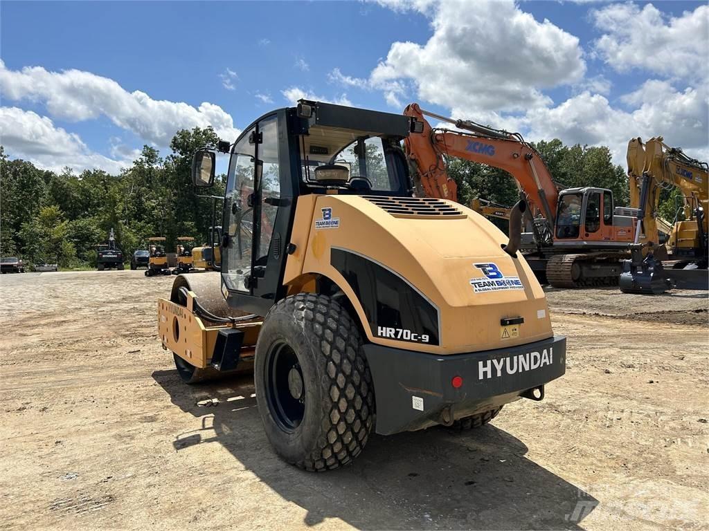 Hyundai HR70C 双轮压路机