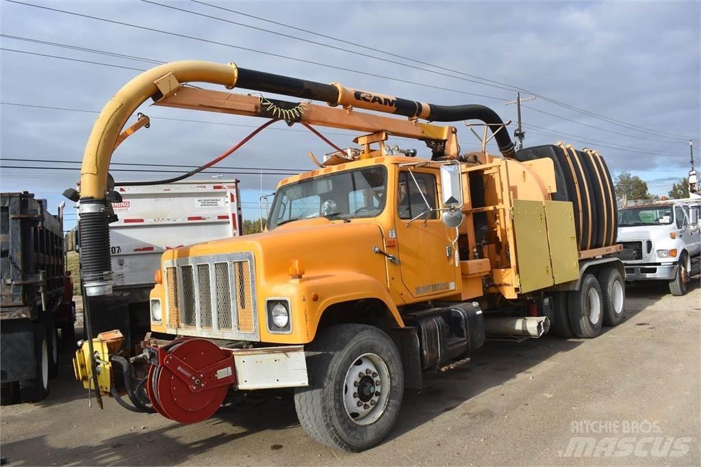 International 2554S 油罐车