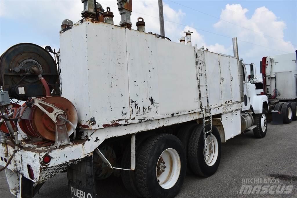 International 4370 油罐车