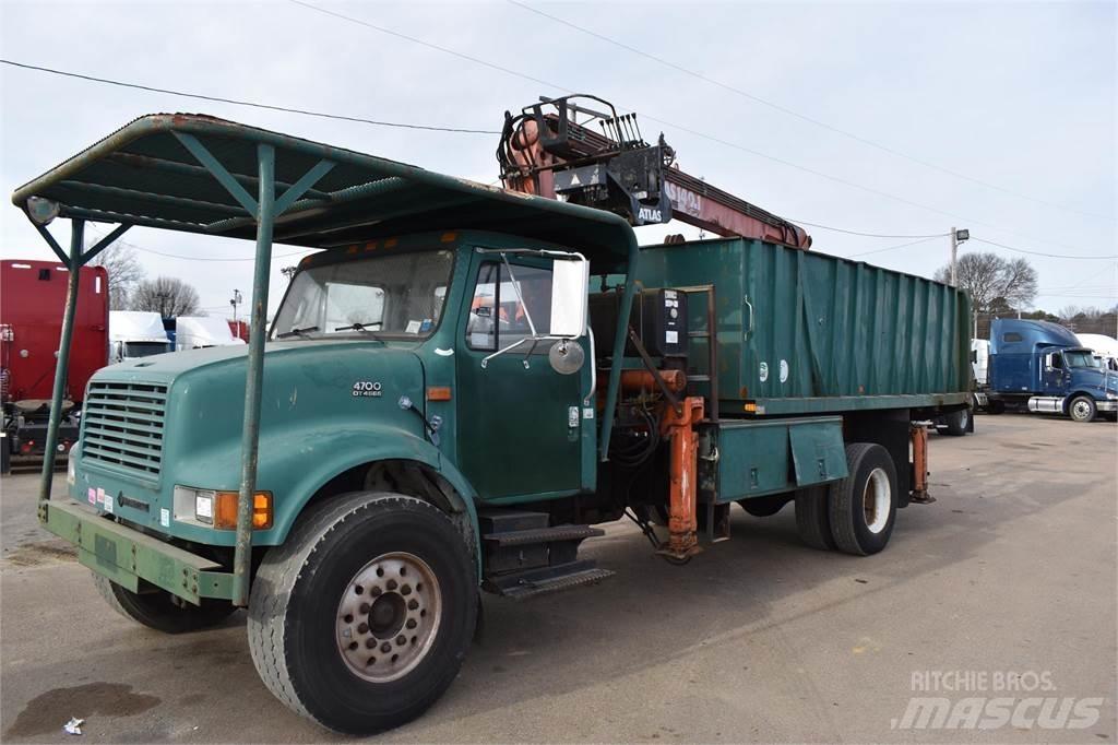 International 4700 起重车