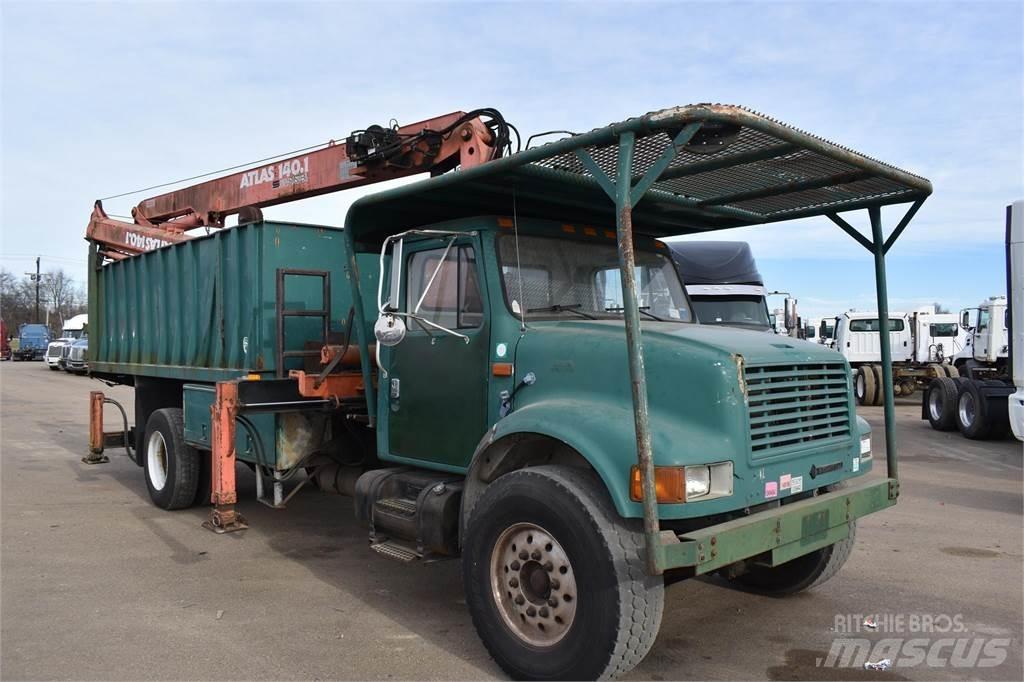 International 4700 起重车