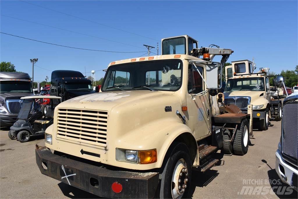 International 4700 起重车