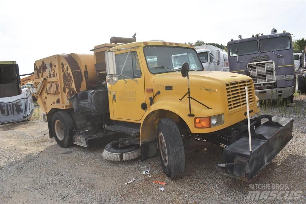 International 4700 道路清扫车