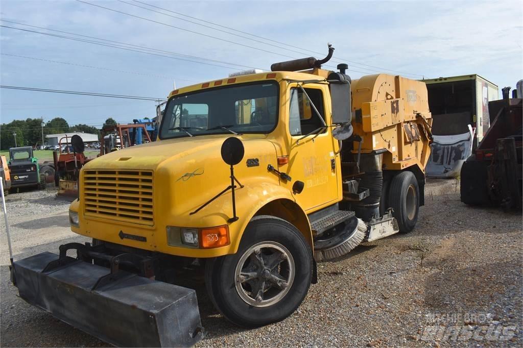International 4700 道路清扫车