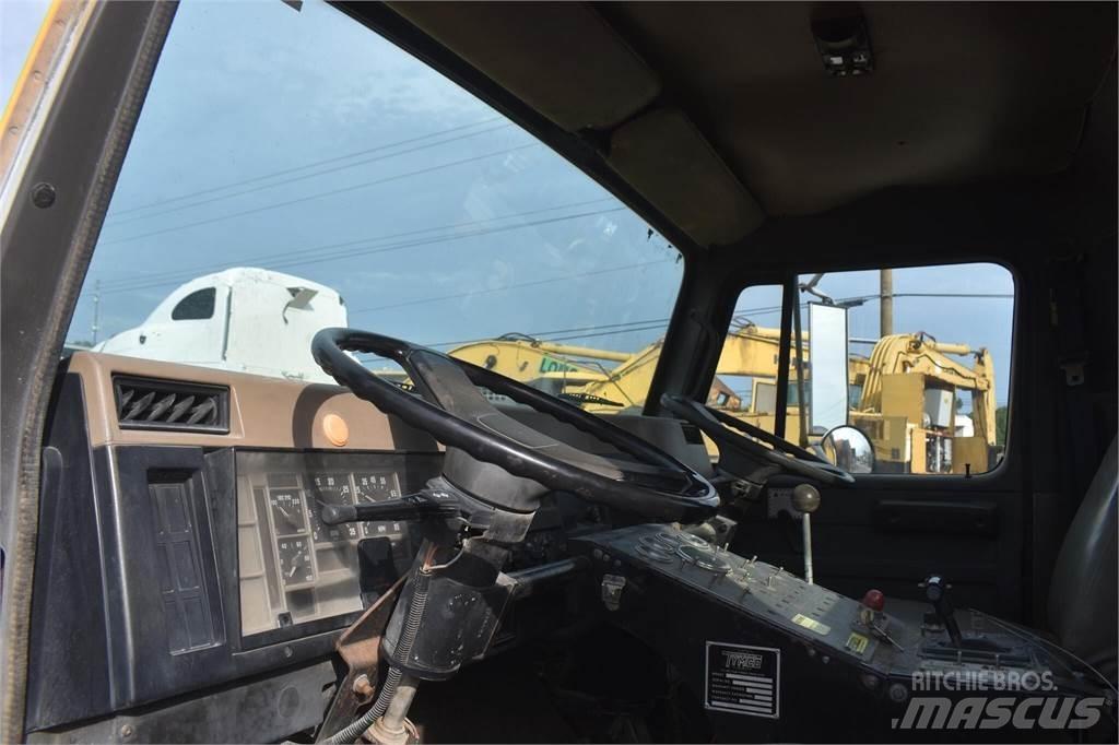 International 4700 道路清扫车