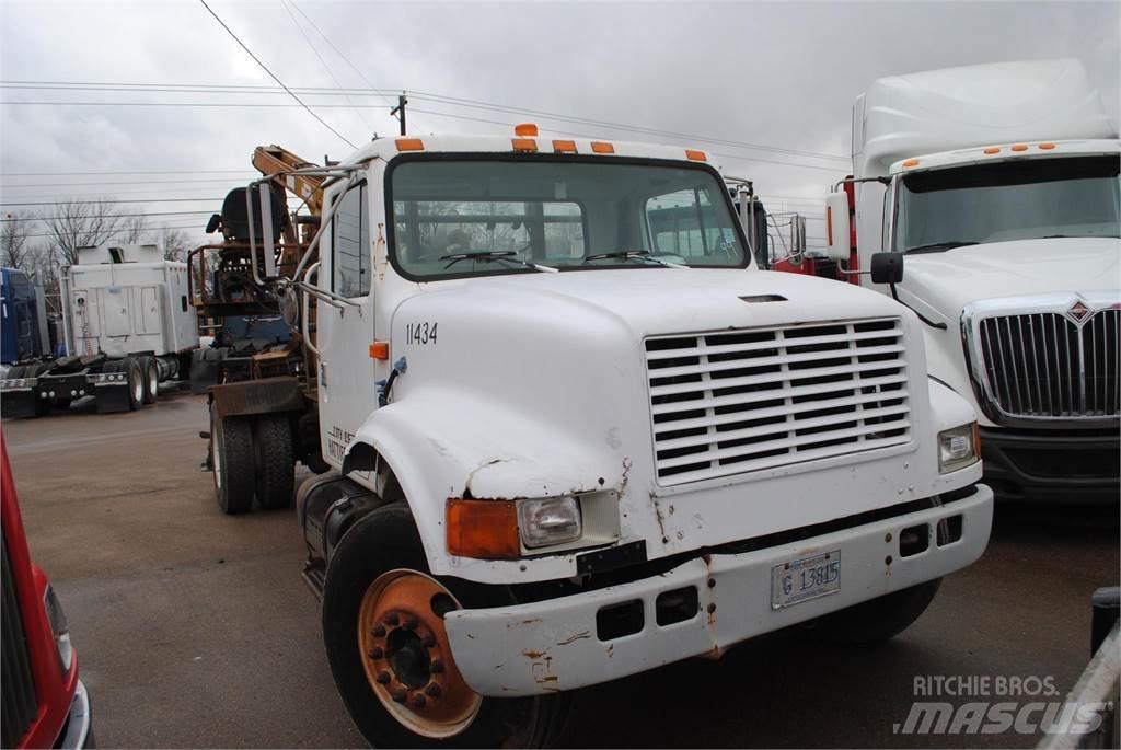 International 4700 起重车