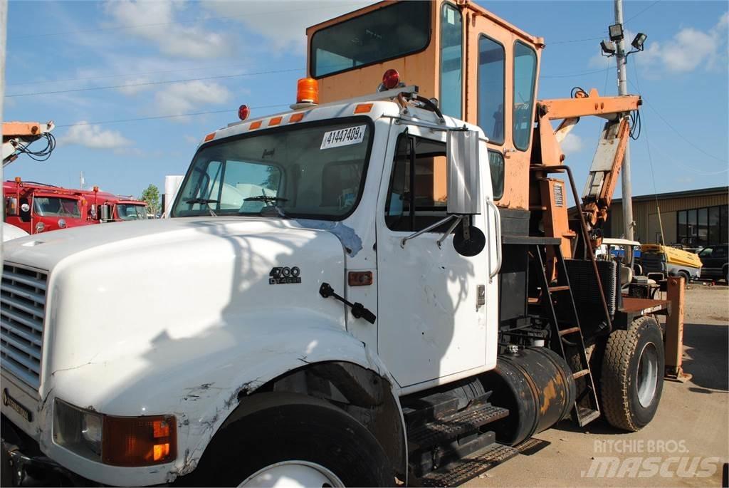 International 4700 起重车