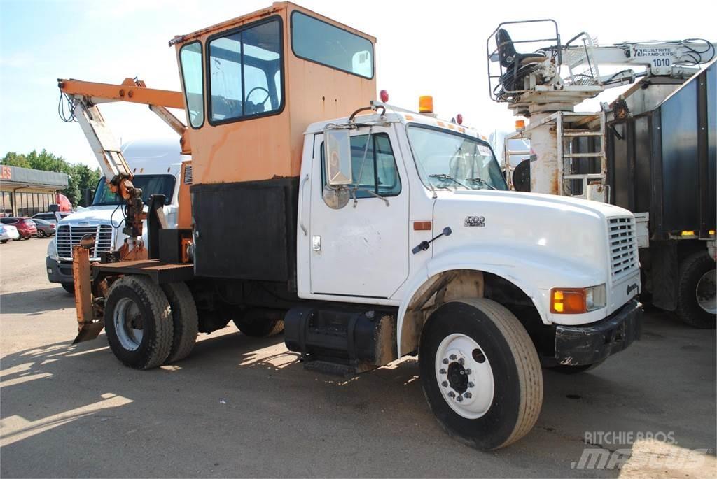 International 4700 起重车