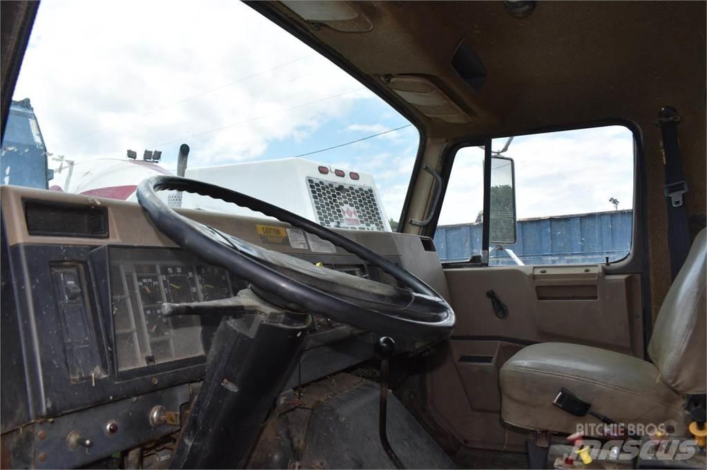 International 4900 自卸式货车