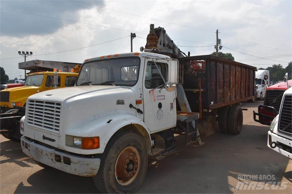 International 4900 起重车