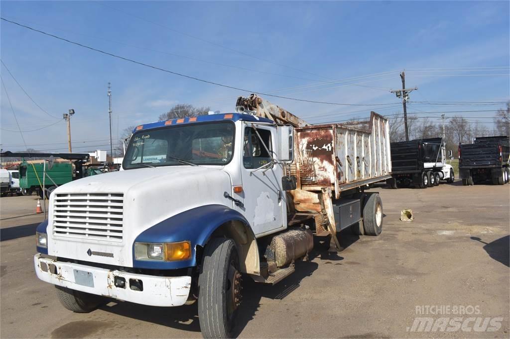 International 4900 起重车