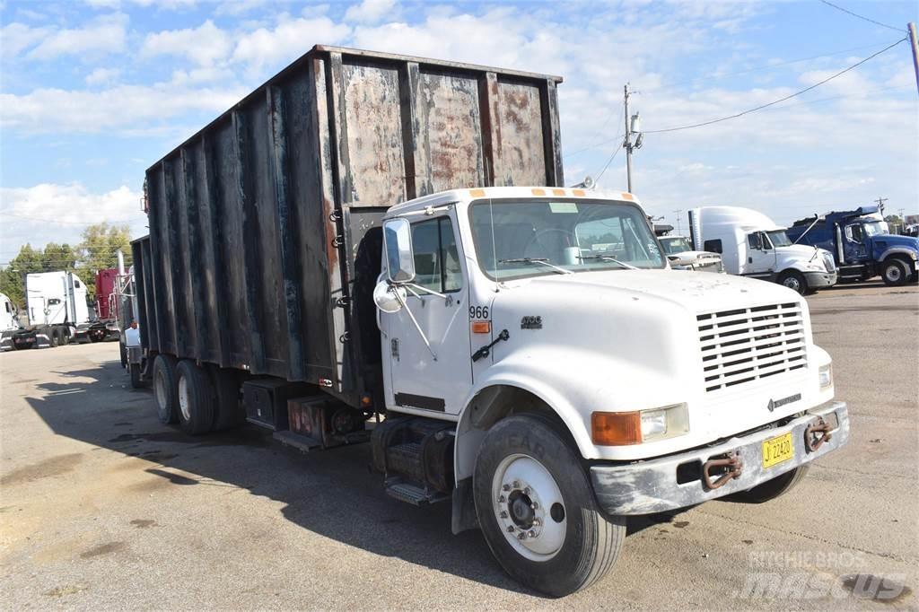 International 4900 起重车