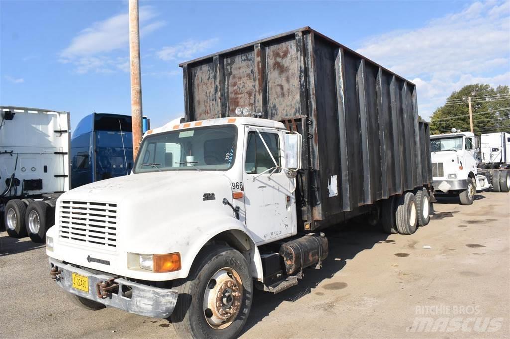 International 4900 起重车