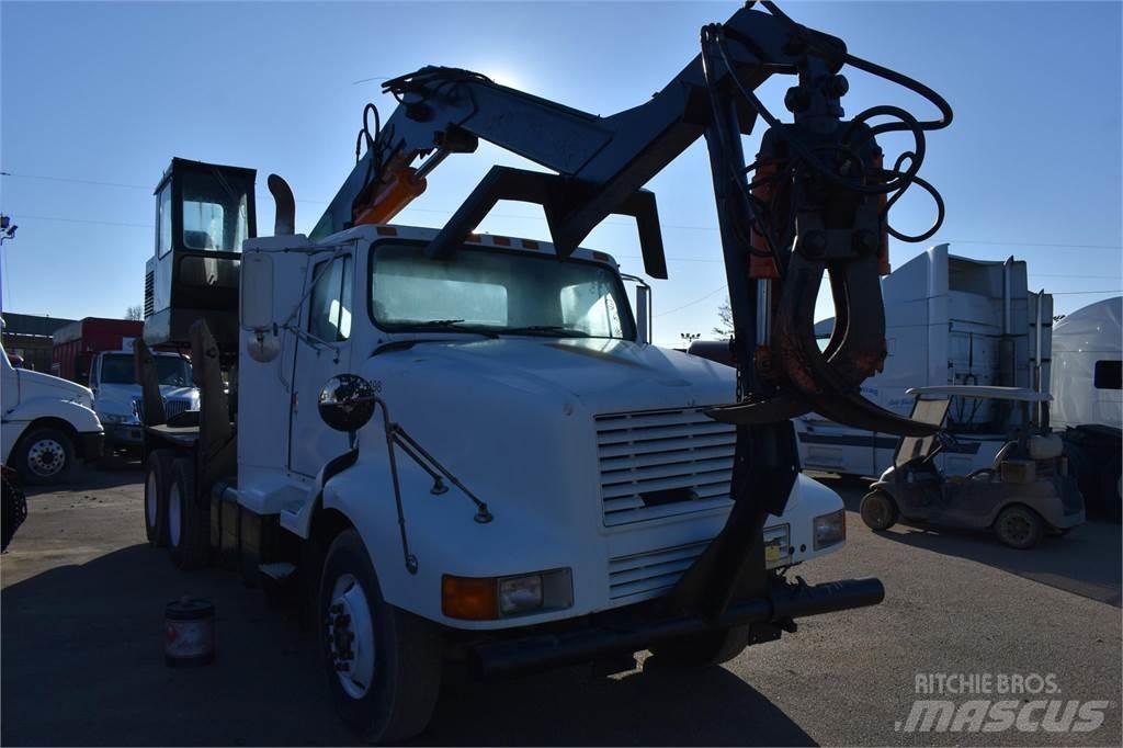 International 8200 起重车