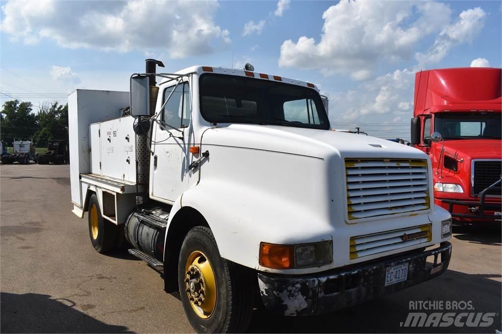International 8200 油罐车