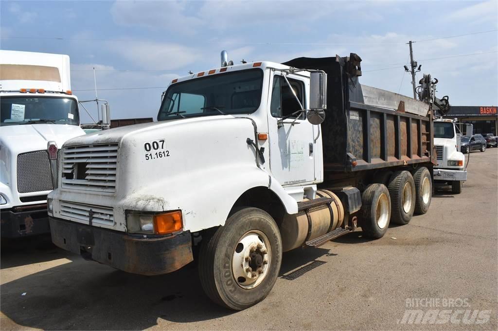 International 8200 自卸式货车