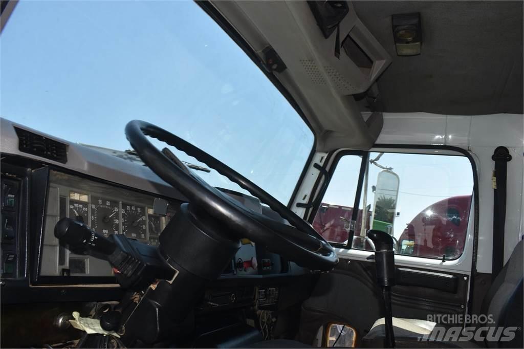 International 8200 自卸式货车