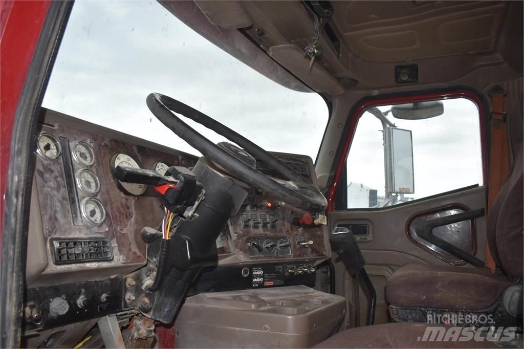 International 9200 油罐车