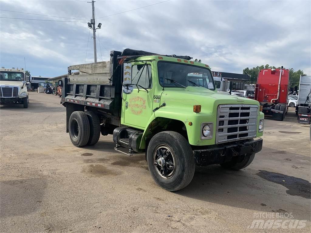 International M1754 自卸式货车