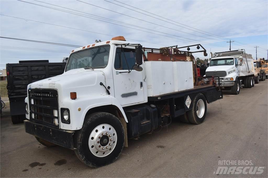 International S2300 油罐车