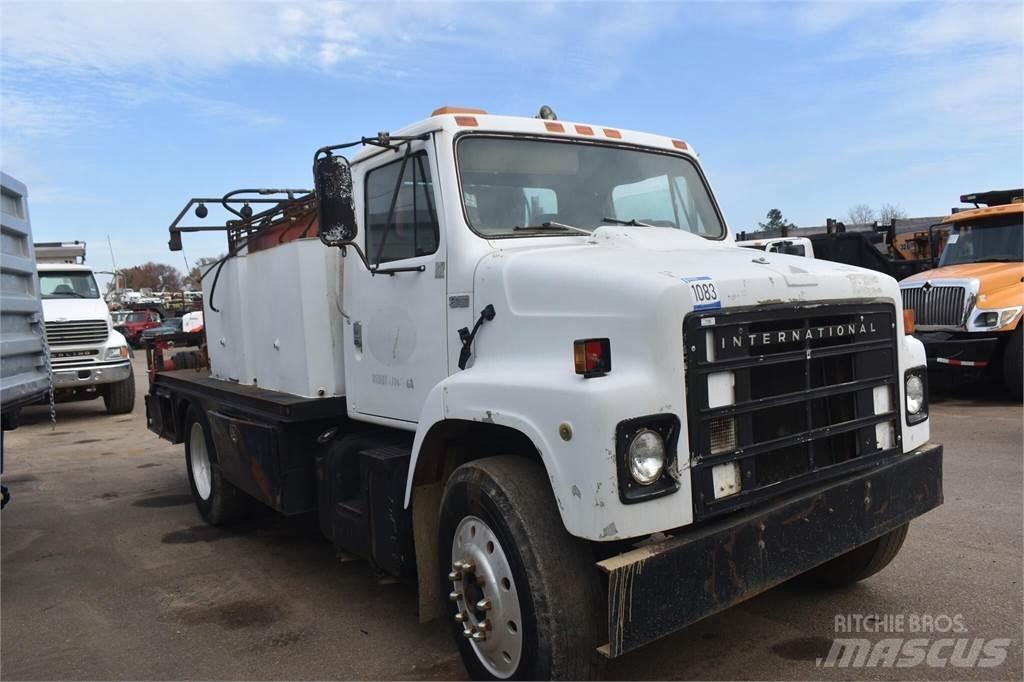 International S2300 油罐车